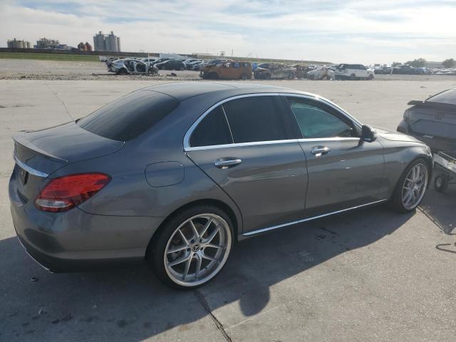 55SWF4JB2JU252432 - 2018 MERCEDES-BENZ C 300 GRAY photo 3