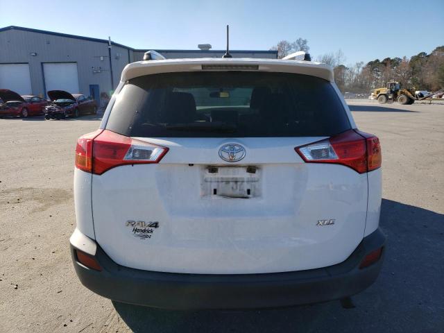 JTMWFREV2FJ045638 - 2015 TOYOTA RAV4 XLE WHITE photo 6