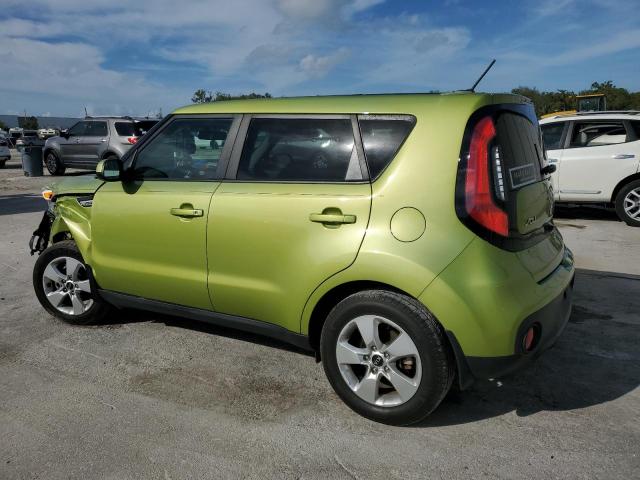 KNDJN2A29J7898866 - 2018 KIA SOUL GREEN photo 2