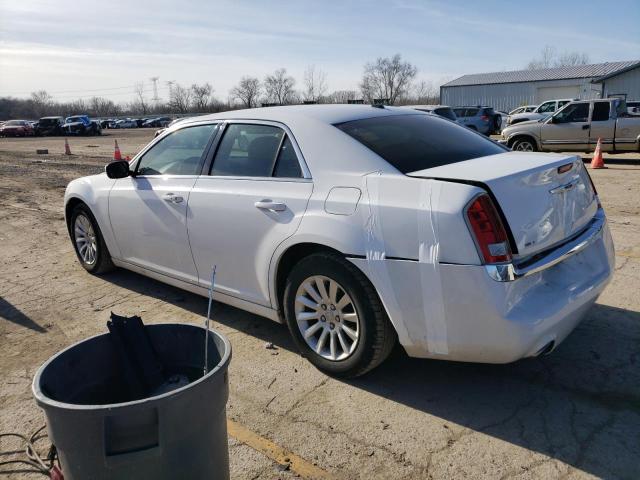 2C3CCAAG2DH588463 - 2013 CHRYSLER 300 WHITE photo 2