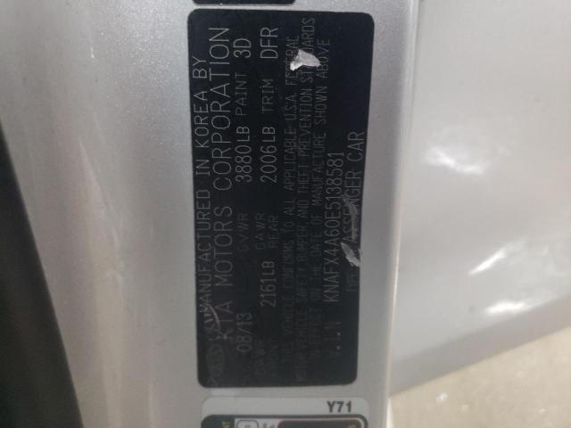 KNAFX4A60E5138581 - 2014 KIA FORTE LX SILVER photo 13