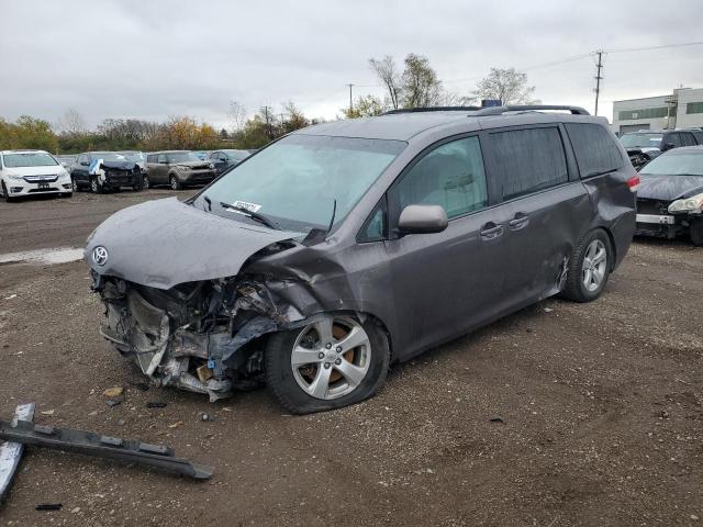 2013 TOYOTA SIENNA LE, 