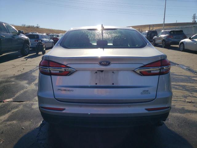 3FA6P0HD5KR258309 - 2019 FORD FUSION SE GRAY photo 6