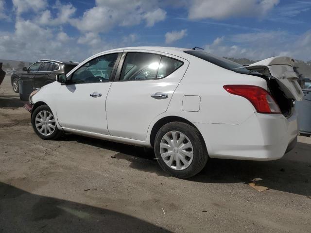 3N1CN7AP4HL815550 - 2017 NISSAN VERSA S WHITE photo 2