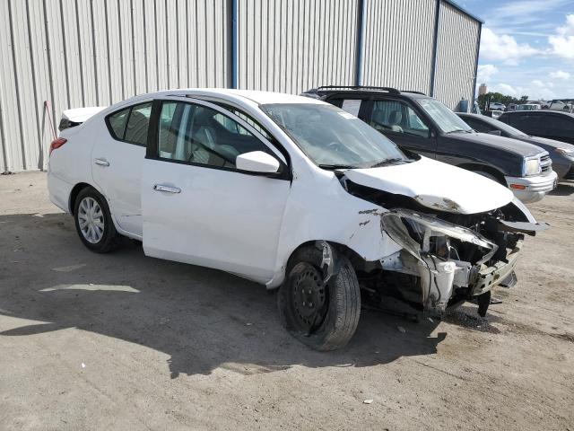 3N1CN7AP4HL815550 - 2017 NISSAN VERSA S WHITE photo 4