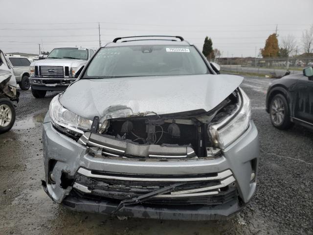 5TDJZRFH7HS518370 - 2017 TOYOTA HIGHLANDER SE SILVER photo 5