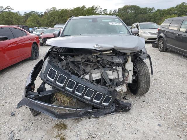 3C4NJCBB8JT108695 - 2018 JEEP COMPASS LATITUDE SILVER photo 5