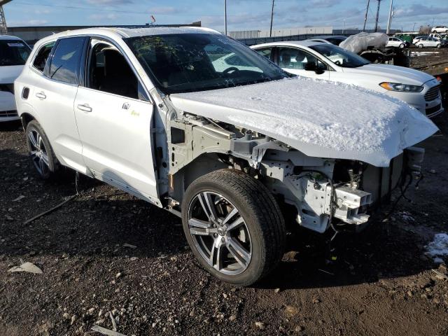 LYV102RK1KB298262 - 2019 VOLVO XC60 T5 WHITE photo 4