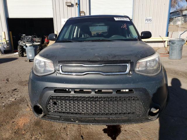 KNDJN2A22G7390604 - 2016 KIA SOUL BLACK photo 5