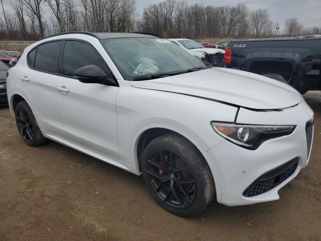 ZASPAKBN3L7C75476 - 2020 ALFA ROMEO STELVIO TI WHITE photo 4