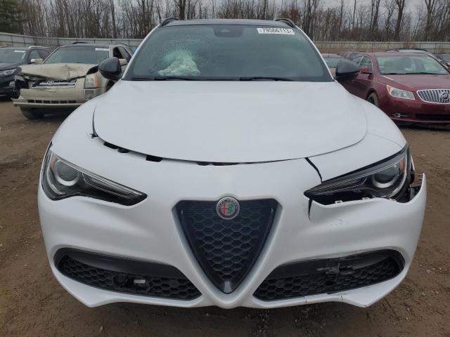 ZASPAKBN3L7C75476 - 2020 ALFA ROMEO STELVIO TI WHITE photo 5
