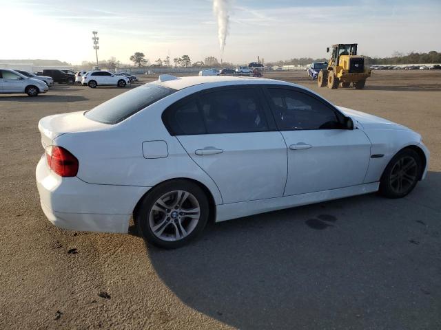 WBAVA37518NL58581 - 2008 BMW 328 I WHITE photo 3