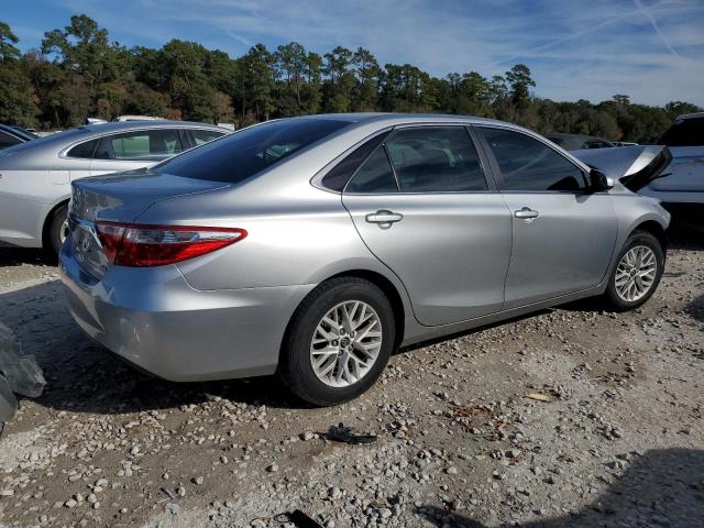 4T4BF1FK5GR524514 - 2016 TOYOTA CAMRY LE SILVER photo 3