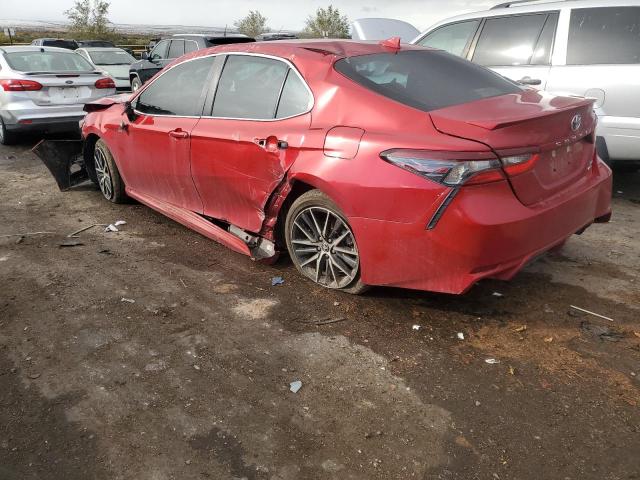 4T1G11BK6PU102966 - 2023 TOYOTA CAMRY SE NIGHT SHADE RED photo 2