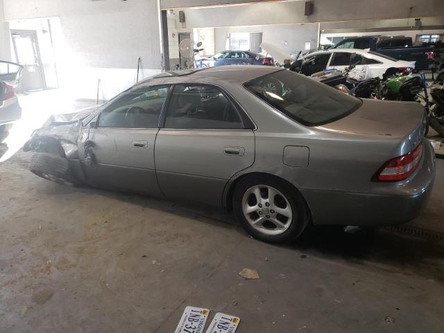 JT8BF28G1Y5078076 - 2000 LEXUS ES 300 GRAY photo 2