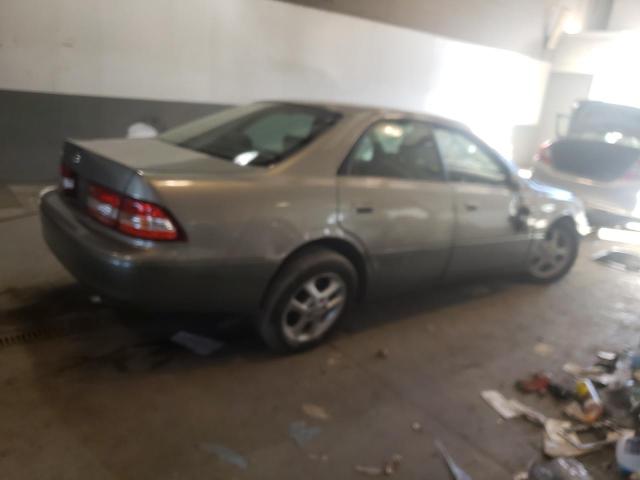 JT8BF28G1Y5078076 - 2000 LEXUS ES 300 GRAY photo 3