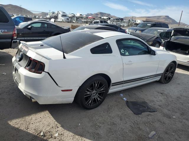 1ZVBP8AM4D5227525 - 2013 FORD MUSTANG WHITE photo 3