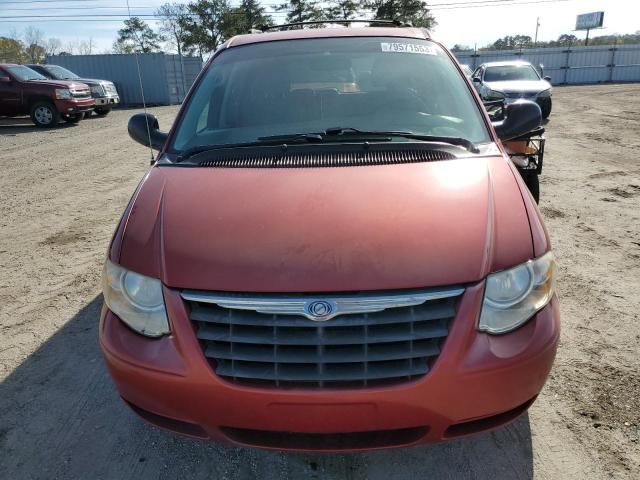 2C4GP54L05R191041 - 2005 CHRYSLER TOWN & COU TOURING RED photo 5