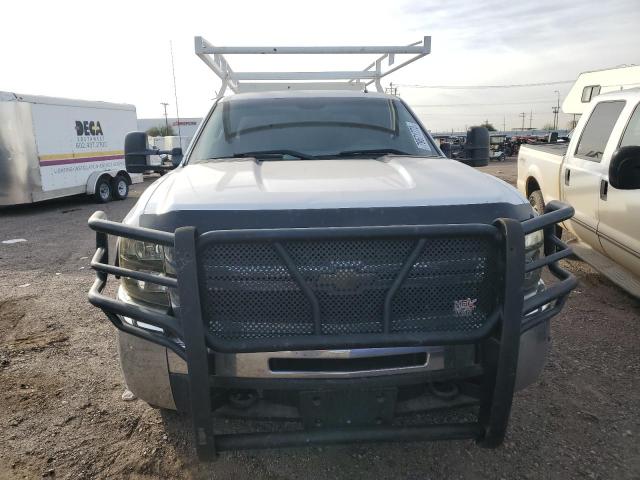 1GBHC39K58E160670 - 2008 CHEVROLET SILVERADO C3500 WHITE photo 5