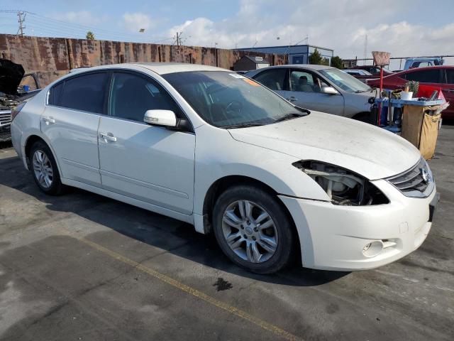 1N4AL2AP2AN461939 - 2010 NISSAN ALTIMA BASE WHITE photo 4