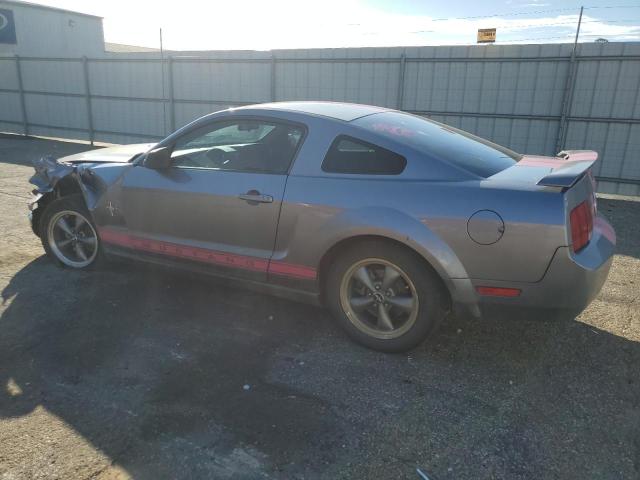 1ZVFT80N165148971 - 2006 FORD MUSTANG SILVER photo 2