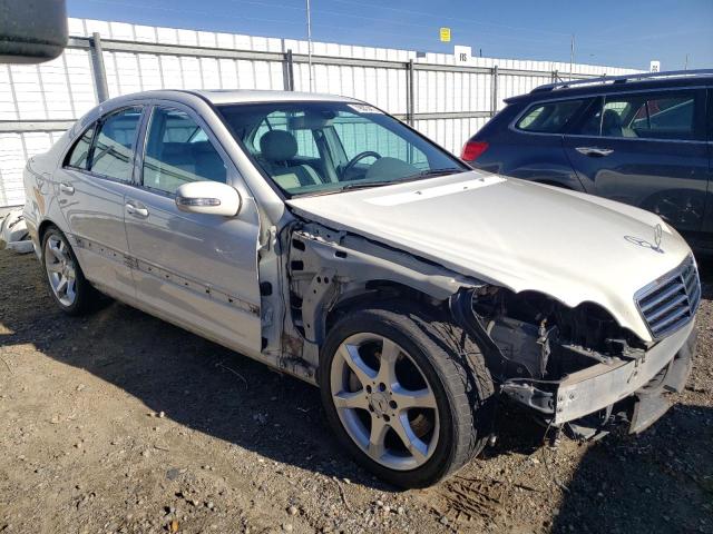 WDBRF52H97F884497 - 2007 MERCEDES-BENZ C 230 WHITE photo 4