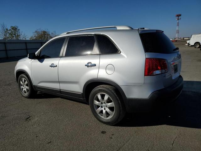 5XYKT4A28CG244324 - 2012 KIA SORENTO BASE SILVER photo 2