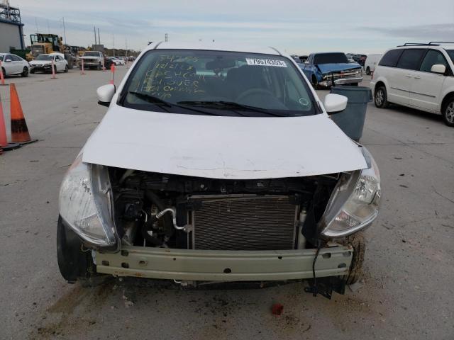 3N1CN7AP5KL822403 - 2019 NISSAN VERSA S WHITE photo 5