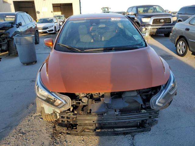 3N1CN8EV8LL809323 - 2020 NISSAN VERSA SV ORANGE photo 5