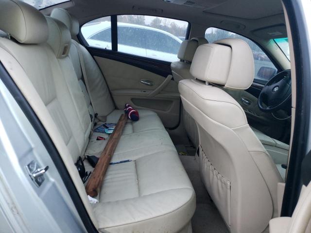 WBANV93528CZ67574 - 2008 BMW 535 XI Argent photo 10