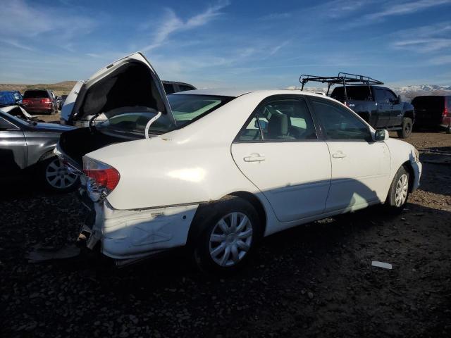 4T1BE32K05U555150 - 2005 TOYOTA CAMRY LE WHITE photo 3