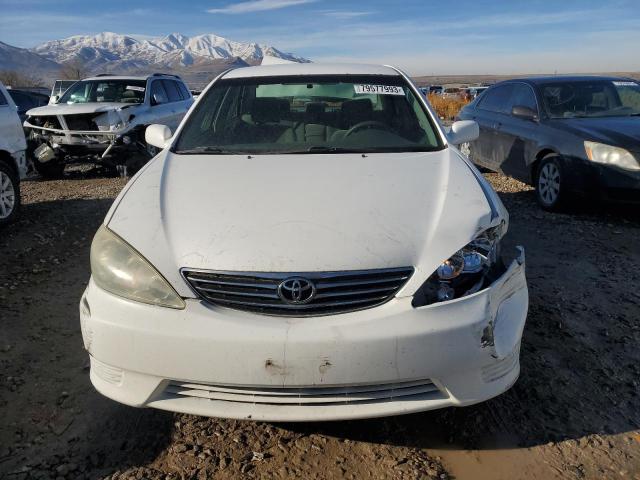 4T1BE32K05U555150 - 2005 TOYOTA CAMRY LE WHITE photo 5