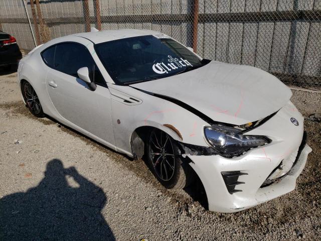 JF1ZNAA12J8701833 - 2018 TOYOTA 86 WHITE photo 4