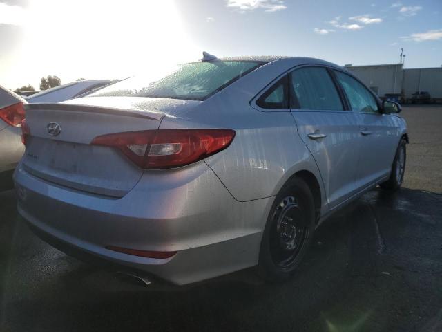 5NPE24AF2GH346039 - 2016 HYUNDAI SONATA SE SILVER photo 3