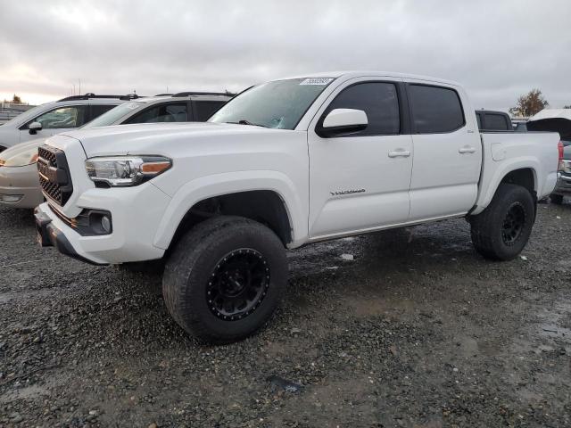 3TMCZ5ANXHM045935 - 2017 TOYOTA TACOMA DOUBLE CAB WHITE photo 1