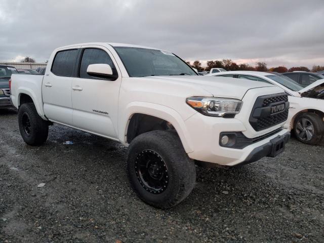 3TMCZ5ANXHM045935 - 2017 TOYOTA TACOMA DOUBLE CAB WHITE photo 4