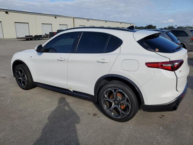 ZASPAKBN7P7D55322 - 2023 ALFA ROMEO STELVIO TI WHITE photo 2