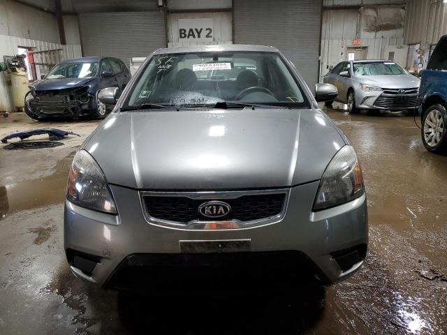 KNADH4A39B6930843 - 2011 KIA RIO BASE GRAY photo 5