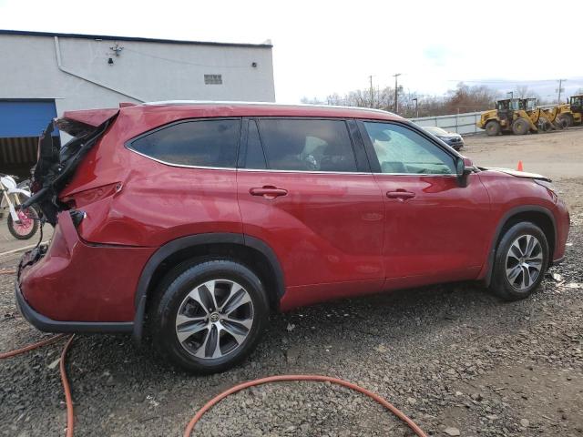 5TDGZRBH7MS063188 - 2021 TOYOTA HIGHLANDER XLE RED photo 3