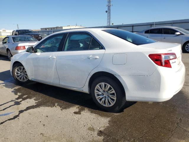 4T4BF1FK2ER400018 - 2014 TOYOTA CAMRY L WHITE photo 2