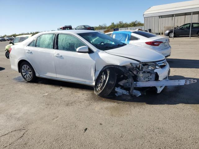 4T4BF1FK2ER400018 - 2014 TOYOTA CAMRY L WHITE photo 4