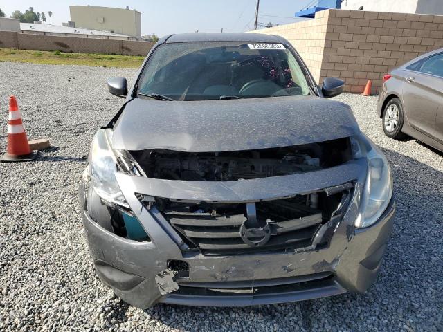 3N1CN7AP2GL874434 - 2016 NISSAN VERSA S GRAY photo 5