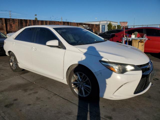 4T1BF1FK3GU122825 - 2016 TOYOTA CAMRY LE SILVER photo 4