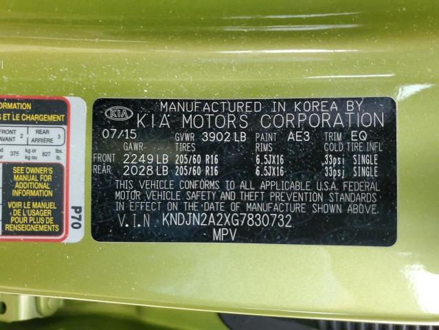 KNDJN2A2XG7830732 - 2016 KIA SOUL GREEN photo 13