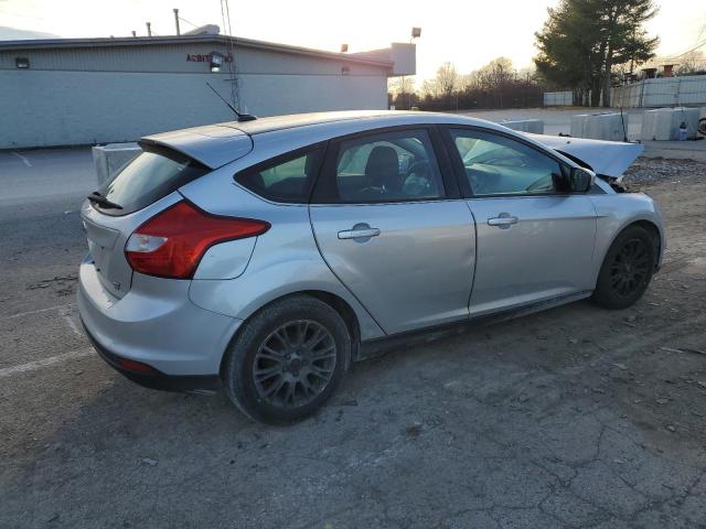 1FAHP3K29CL178741 - 2012 FORD FOCUS SE SILVER photo 3