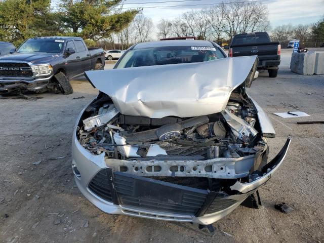 1FAHP3K29CL178741 - 2012 FORD FOCUS SE SILVER photo 5