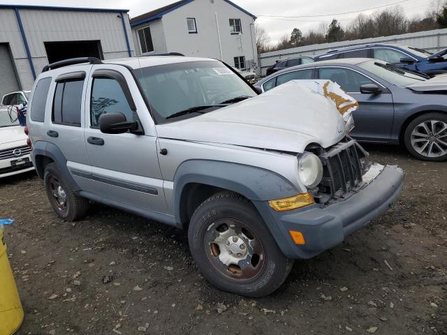 1J4GL48K96W171218 - 2006 JEEP LIBERTY SPORT SILVER photo 4