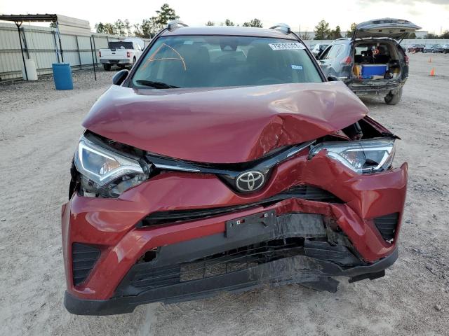 2T3ZFREV7JW415635 - 2018 TOYOTA RAV4 LE RED photo 5