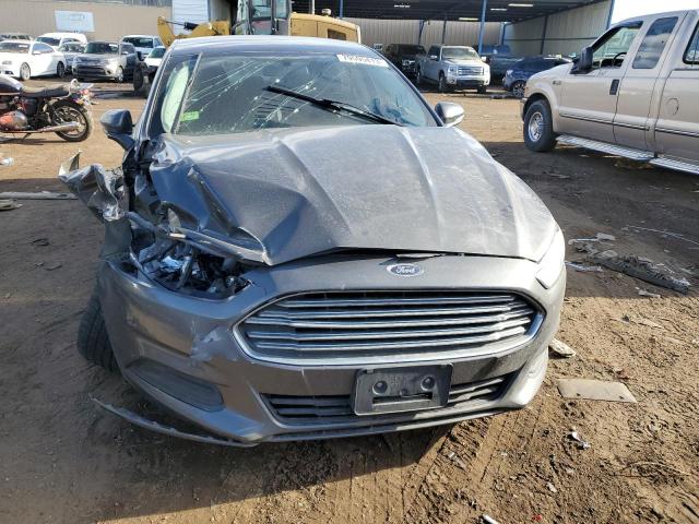 3FA6P0H73GR193722 - 2016 FORD FUSION SE GRAY photo 5