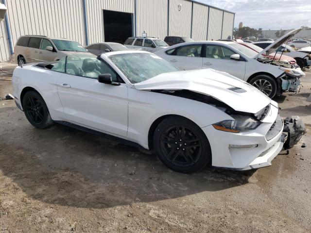 1FATP8UH2L5119317 - 2020 FORD MUSTANG WHITE photo 4